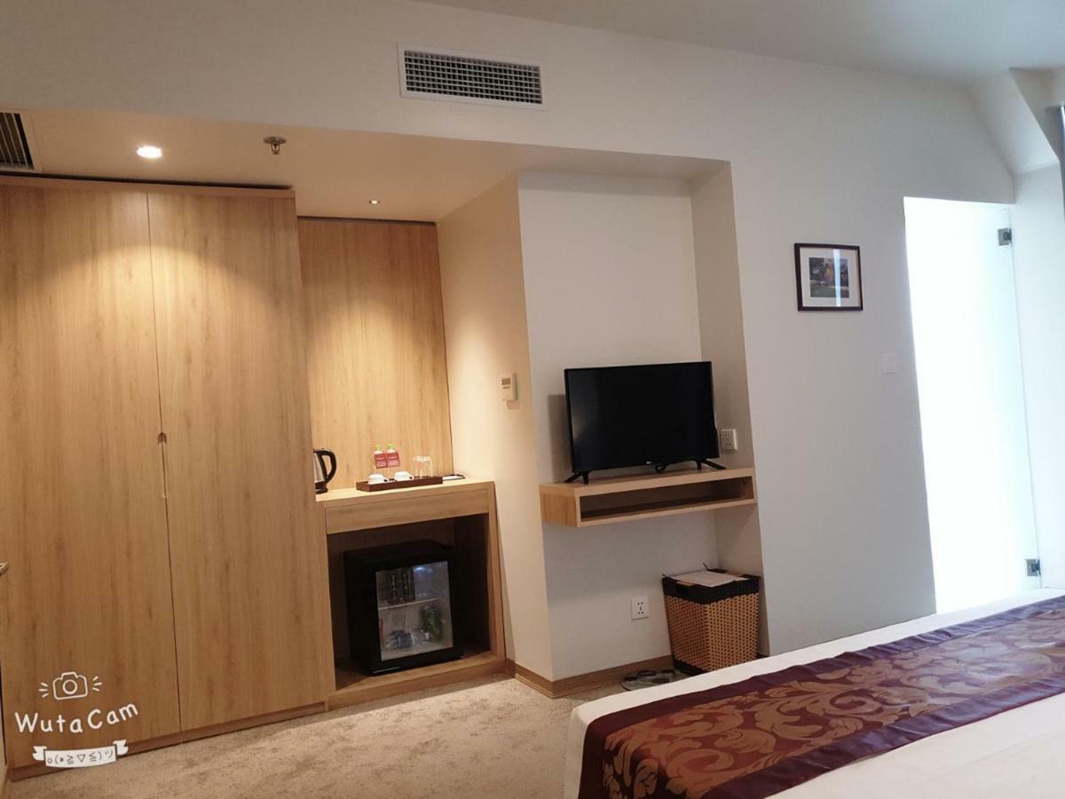Imperial Boat Hotel Hai Phong Exterior photo
