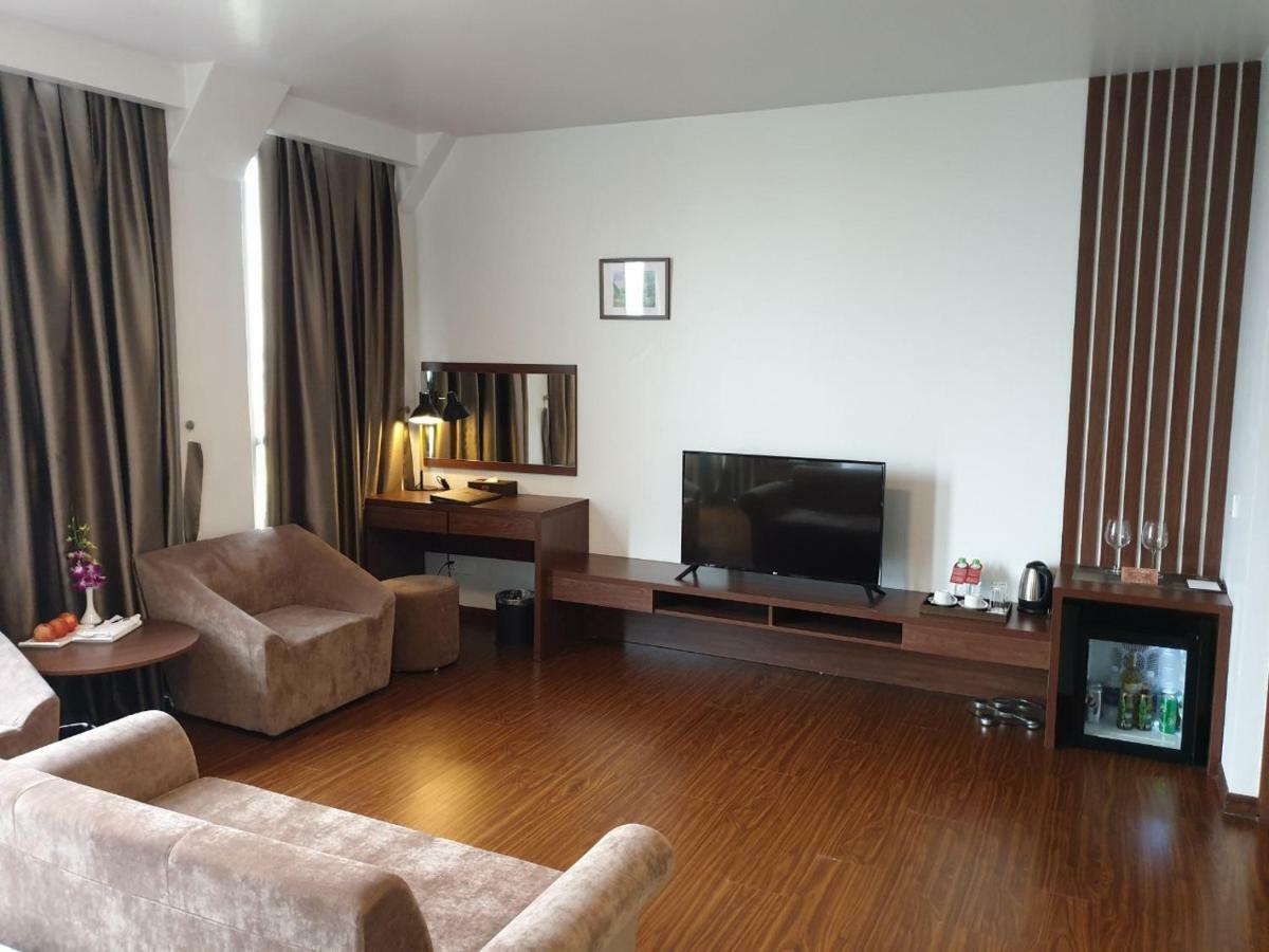 Imperial Boat Hotel Hai Phong Exterior photo